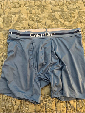 Calvin Klein Men's Blue Boxer Briefs Like New